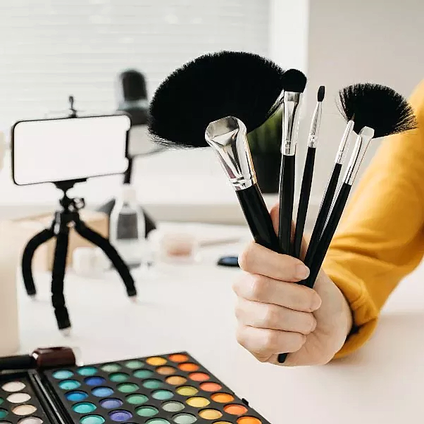 Курсы визажа и макияжа в школе Mad Nails