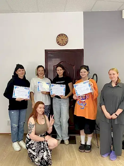 Вручение сертификатов по маникюру и педикюру