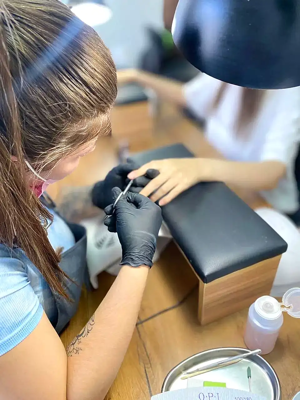 Отрабатываем практику в школе Mad Nails